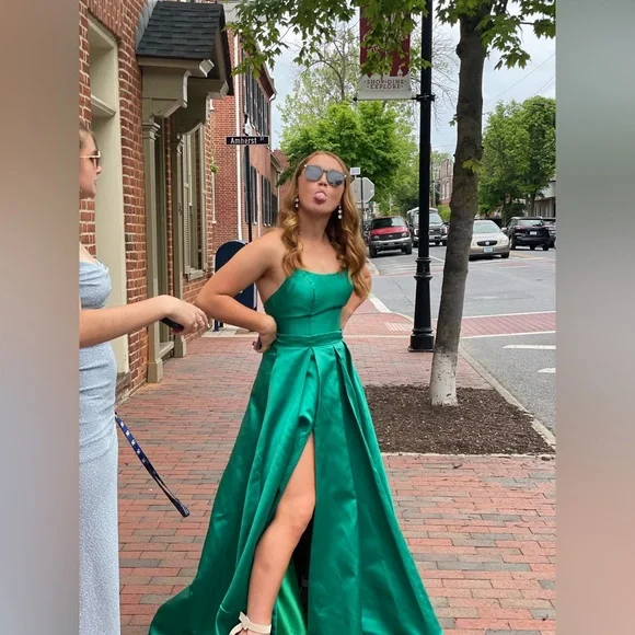 slim fit dress slacks Mermaid Spaghetti Straps Dark Green Long Prom Dress with Appliques Dark Green / 16 main image 0